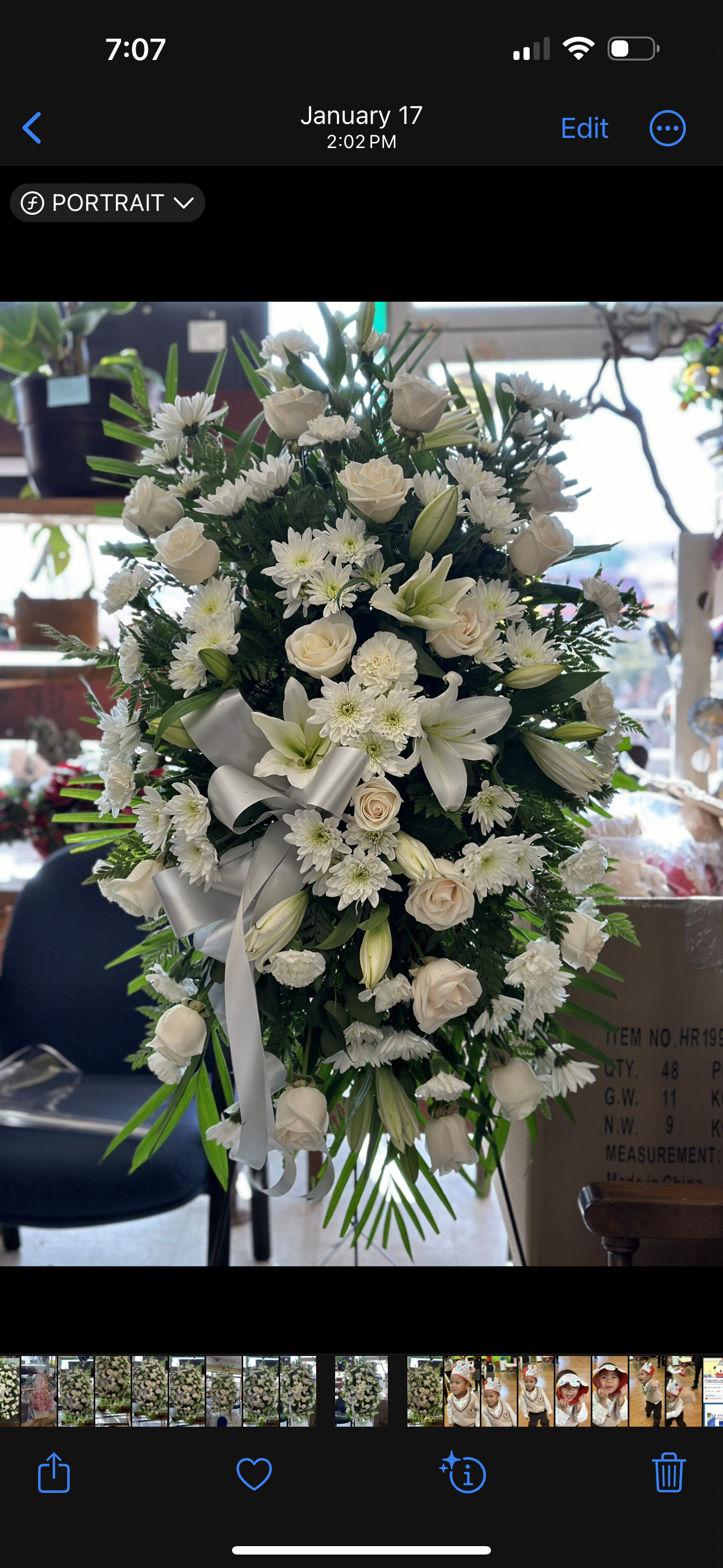 WHITE STANDING SPRAY